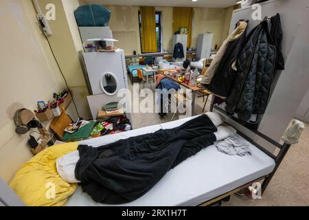 Olching, Allemagne. 22 septembre 2023. Vue sur un refuge d'asile à Olching, au nord-ouest de Munich. Crédit : Peter Kneffel/dpa/Alamy Live News Banque D'Images