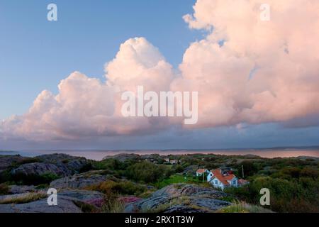 Ambiance nocturne sur l'île de Ramsoe dans l'archipel de Koster, côte ouest de la Suède Banque D'Images