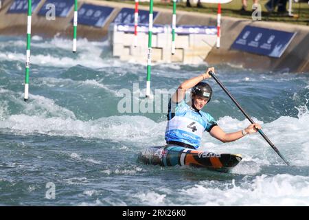 Waltham Cross, Royaume-Uni. 22 septembre 2023. Les Championnats du monde 2023 de slalom en canoë de l’ICF se déroulent au Lee Valley White Water Centre. Mallory Franklin, de Grande-Bretagne, se qualifie pour la finale C1 féminine. Crédit : Eastern Views/Alamy Live News Banque D'Images