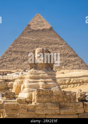 Le Grand Sphinx de Gizeh, statue calcaire d'un sphinx couché, site du patrimoine mondial de l'UNESCO, plateau de Gizeh, Cisjordanie du Nil, le Caire, Égypte Banque D'Images