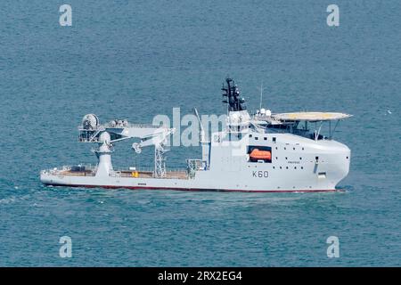 Portland, Dorset, Royaume-Uni. 22 septembre 2023. Le RFA Proteus navigue dans le port de Portland dans le Dorset après l'achèvement des travaux de conversion. Cet ancien navire commercial construit en 2017, a été acheté en janvier 2023 pour 70 millions de livres sterling et est le premier navire britannique Multi-Role Ocean surveillance (MROS). Il a été acheté en réponse aux menaces croissantes qui pèsent sur les infrastructures sous-marines critiques. Elle sera officiellement nommée lors d'une cérémonie qui se tiendra à Londres en octobre. Crédit photo : Graham Hunt/Alamy Live News Banque D'Images