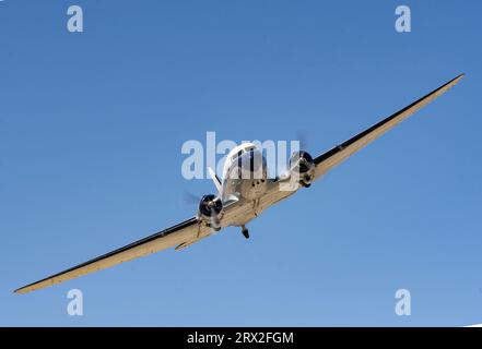 Douglas DC-3 sur le sivrihisar SKY SHG AIRSHOW 2023 Sivrihisar Eskisehir Turkiye 09 16 2023 Banque D'Images