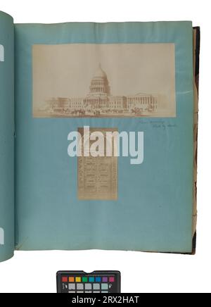 Photographies de Titien Ramsay Peale, années 1850, images montées d'un dessin du Capitole et d'un modèle pour la « porte de Colomb ». PG.66.21.25, PG.66.21.26. Banque D'Images