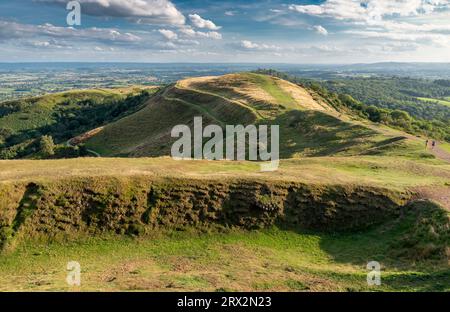 Extrémité sud de Malvern Hills, belles collines lisses, zone de marche populaire, belles vues sur l'ancienne colline, vers la campagne Glouce Banque D'Images