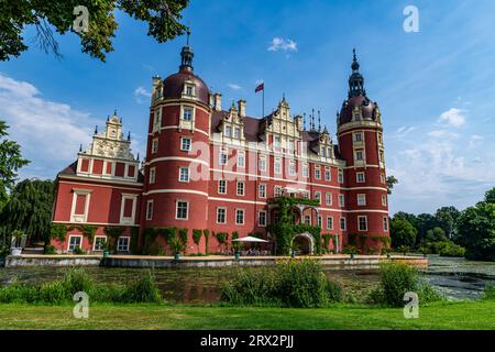 Château de Muskau, Parc Muskau (Muskauer), site du patrimoine mondial de l'UNESCO, Bad Muskau, Saxe, Allemagne, Europe Banque D'Images