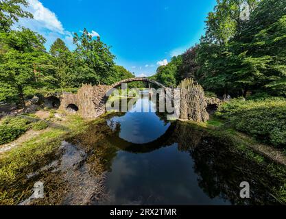 Antenne du Rakotzbrucke (Pont du Diable), Kromlau Azalea et du parc Rhododendron, Gablenz, Saxe, Allemagne, Europe Banque D'Images