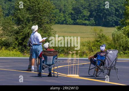 Mountain City, Tennessee : 26 août 2023 : des avions radio Control effectuent des décollages, des manœuvres acrobatiques et des atterrissages pendant le Jet Precision Aerobatic NAT Banque D'Images