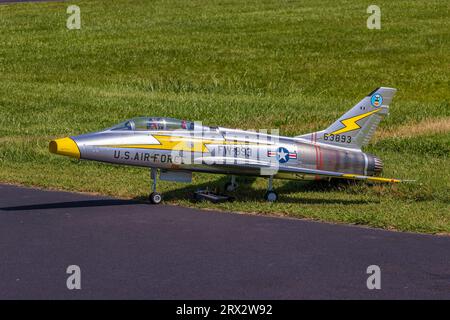 Mountain City, Tennessee : 26 août 2023 : des avions radio Control effectuent des décollages, des manœuvres acrobatiques et des atterrissages pendant le Jet Precision Aerobatic NAT Banque D'Images