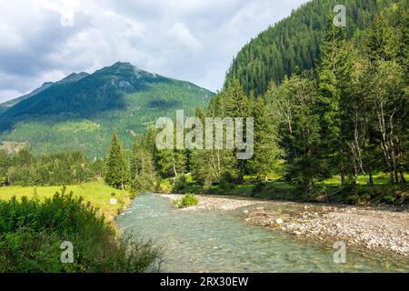 Mallnitz : Vallée de Mallnitzbach, ruisseau Mallnitzbach, Parc National du Haut Tauern dans le Parc National Hohe Tauern, Kärnten, Carinthie, Autriche Banque D'Images