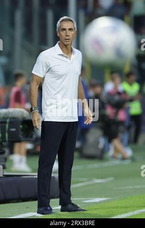 Salerne, Italie. 25 août 2023. Paulo Sousa entraîneur-chef de l'US Salernitana lors du match de Serie A entre l'US Salernitana et Frosinone Calcio au stade Arechi de Salerne (Italie), le 22 septembre 2023. Crédit : Insidefoto di andrea staccioli/Alamy Live News Banque D'Images