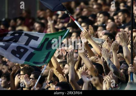 Salerne, Italie. 25 août 2023. Les supporters de Salernitana se réjouissent lors du match de football Serie A entre l’US Salernitana et Frosinone Calcio au stade Arechi de Salerne (Italie), le 22 septembre 2023. Crédit : Insidefoto di andrea staccioli/Alamy Live News Banque D'Images