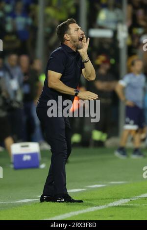 Salerne, Italie. 25 août 2023. Eusebio Di Francesco, entraîneur-chef de Frosinone réagit lors du match de football Serie A entre l'US Salernitana et Frosinone Calcio au stade Arechi à Salerne (Italie), le 22 septembre 2023. Crédit : Insidefoto di andrea staccioli/Alamy Live News Banque D'Images