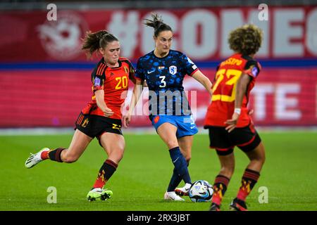 LEUVEN - (de gauche à droite) Marie Detruyer de Belgique, Caitlin Dijkstra de Hollande lors du match féminin de l'UEFA Nations League entre la Belgique et les pays-Bas au stade Den Dreef le 22 septembre 2023 à Leuven, Belgique. ANP GERRIT VAN COLOGNE Banque D'Images