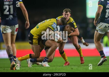 Leeds, Royaume-Uni. 22 septembre 2023. ***Fuisitua de Leeds est affronté par Castleford lors du match de Betfred Super League entre Leeds Rhinos et Castleford Tigers au Headingley Stadium, Leeds, Royaume-Uni, le 22 septembre 2023. Photo de Simon Hall. Usage éditorial uniquement, licence requise pour un usage commercial. Aucune utilisation dans les Paris, les jeux ou les publications d'un seul club/ligue/joueur. Crédit : UK Sports pics Ltd/Alamy Live News Banque D'Images