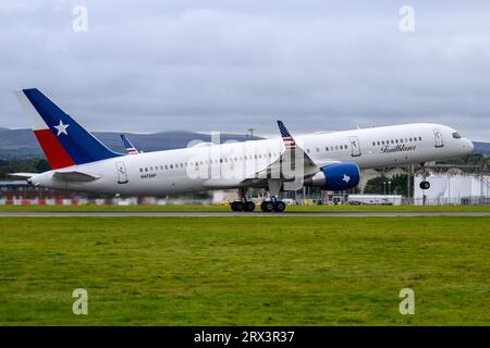 Une visite aérienne rare et inhabituelle à l'aéroport d'Édimbourg, ou tout autre aéroport en dehors des États-Unis, 'Testbedd' N473AP L3Harris technologies Boeing 757-26D(WL) Banque D'Images