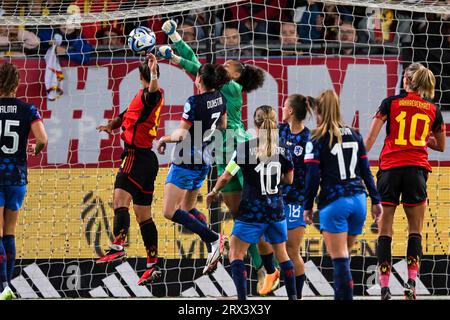 LEUVEN - la gardienne de but des pays-Bas Jacintha Weimar Blunders, Belgique, a atteint 2-1 lors du match féminin de l'UEFA Nations League entre la Belgique et les pays-Bas au stade Den Dreef le 22 septembre 2023 à Leuven, Belgique. ANP GERRIT VAN COLOGNE Banque D'Images