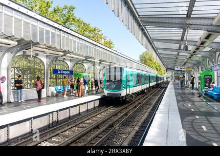 Station de métro porte de la Chapelle, quartier de la Chapell, Paris, Île-de-France, France Banque D'Images