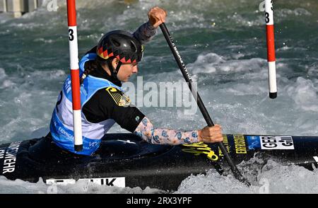 Waltham Cross, Royaume-Uni. 22 septembre 2023. Championnats du monde de canoë 2023. Lee Valley White Water Centre. Waltham Cross. Elena Lilik (GER) en demi-finale de canoë féminin lors des Championnats du monde de canoë 2023 au Lee Valley White Water Centre, Royaume-Uni. Crédit : Sport in Pictures/Alamy Live News Banque D'Images