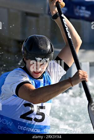 Waltham Cross, Royaume-Uni. 22 septembre 2023. Championnats du monde de canoë 2023. Lee Valley White Water Centre. Waltham Cross. Lea Novak (SLO) en demi-finale de canoë féminin lors des Championnats du monde de canoë 2023 au Lee Valley White Water Centre, Royaume-Uni. Crédit : Sport in Pictures/Alamy Live News Banque D'Images