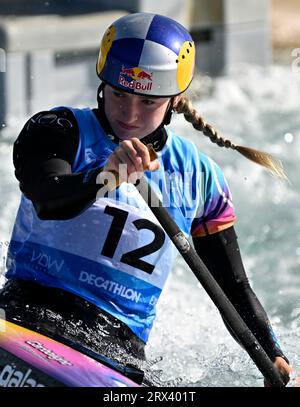 Waltham Cross, Royaume-Uni. 22 septembre 2023. Championnats du monde de canoë 2023. Lee Valley White Water Centre. Waltham Cross. Evy Leibfarth (États-Unis) en demi-finale de canoë féminin lors des Championnats du monde de canoë 2023 au Lee Valley White Water Centre, Royaume-Uni. Crédit : Sport in Pictures/Alamy Live News Banque D'Images