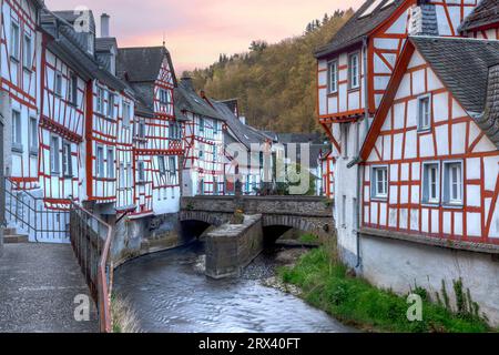 Monreal, Eifel, Rhénanie-Palatinat, Moselle, Allemagne Banque D'Images