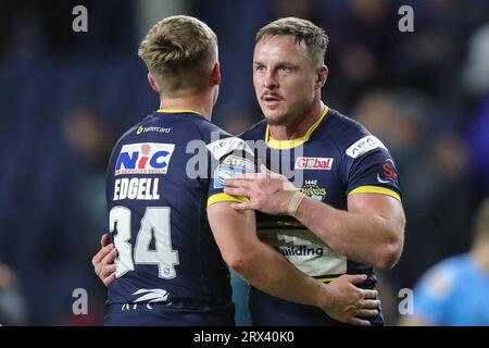 Leeds, Royaume-Uni. 22 septembre 2023. James Donaldson #25 de Leeds Rhinos avec Alfie Edgell #34 de Leeds Rhinos après le match Betfred Super League Round 27 Leeds Rhinos vs Castleford Tigers au Headingley Stadium, Leeds, Royaume-Uni, le 22 septembre 2023 (photo de James Heaton/News Images) à Leeds, Royaume-Uni le 9/22/2023. (Photo de James Heaton/News Images/Sipa USA) crédit : SIPA USA/Alamy Live News Banque D'Images