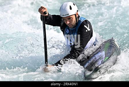 Waltham Cross, Royaume-Uni. 22 septembre 2023. Championnats du monde de canoë 2023. Lee Valley White Water Centre. Waltham Cross. Liam Jegou (IRL) dans la demi-finale de canoë des hommes lors des Championnats du monde de canoë 2023 au Lee Valley White Water Centre, Royaume-Uni. Crédit : Sport in Pictures/Alamy Live News Banque D'Images