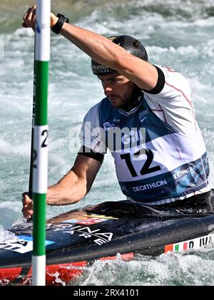 Waltham Cross, Royaume-Uni. 22 septembre 2023. Championnats du monde de canoë 2023. Lee Valley White Water Centre. Waltham Cross. Raffaello Ivaldi (ITA) en demi-finale de canoë hommes lors des Championnats du monde de canoë 2023 au Lee Valley White Water Centre, Royaume-Uni. Crédit : Sport in Pictures/Alamy Live News Banque D'Images