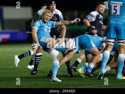 Newcastle, Royaume-Uni. 11 juin 2023. Gus Warr of sale Sharks est libéré lors du match de la Premiership Cup entre Newcastle Falcons et sale Sharks à Kingston Park, Newcastle le vendredi 22 septembre 2023. (Photo : Chris Lishman | MI News) crédit : MI News & Sport / Alamy Live News Banque D'Images