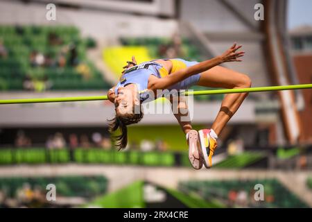 Yaroslava Mahuchikh (UKR) se prépare à sauter à une hauteur de 6-6 (2,03 m) dans le saut en hauteur féminin aux Championnats de la Diamond League à la pré-Classique Banque D'Images