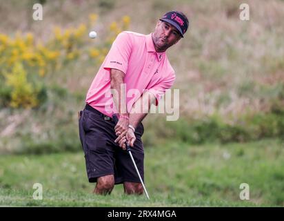 Sugar Grove, États-Unis. 22 septembre 2023. Bubba Watson, des É.-U., marque sur le quinzième green lors de la première ronde du tournoi de la LIV Golf League 2023 à Rich Harvest Farms à Sugar Grove, Illinois, le vendredi 22 septembre 2023. Le tournoi se déroule du 22 au 24 septembre. Photo de Tannen Maury/UPI crédit : UPI/Alamy Live News Banque D'Images