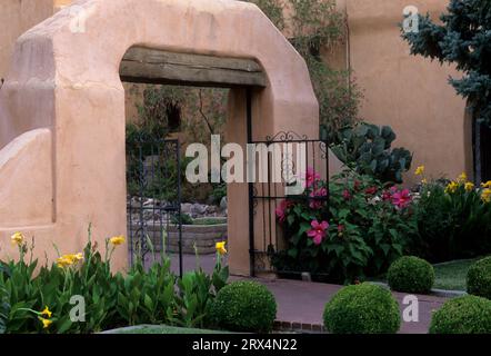 Église San Felipe de Neri, place de la Vieille Ville, Albuquerque, Nouveau Mexique Banque D'Images