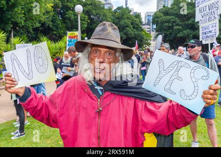 Sydney, Australie. 23 septembre 2023. Les Australiens soutiennent le « non ! » Votez au référendum Voice to Parliament Rassemblez-vous lors d'un rassemblement à Hyde Park. Crédit : Robert Wallace / Wallace Media Network / Alamy Live News Banque D'Images