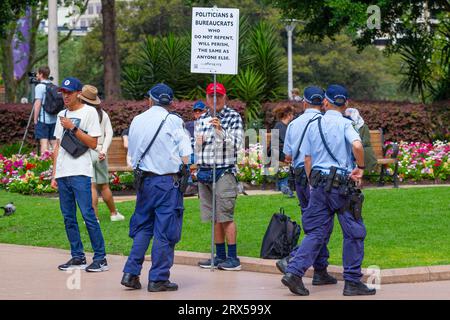 Sydney, Australie. 23 septembre 2023. Les Australiens soutiennent le « non ! » Votez au référendum Voice to Parliament Rassemblez-vous lors d'un rassemblement à Hyde Park. Crédit : Robert Wallace / Wallace Media Network / Alamy Live News Banque D'Images