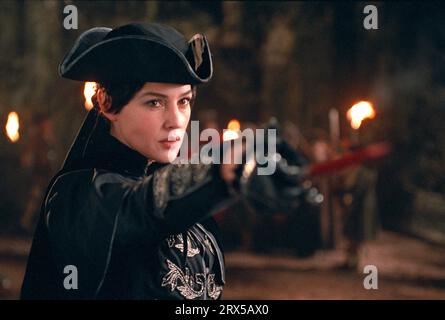 MONICA BELLUCCI dans FRATERNITÉ DU LOUP (2001) - titre original : LE PACTE DES LOUPS -, mise en scène par CHRISTOPHE GANS. CREDIT : DAVIS FILMSESKWAD/STUDIOCANAL/TF1 PRODUCTION DE FILMS / ALBUM Banque D'Images