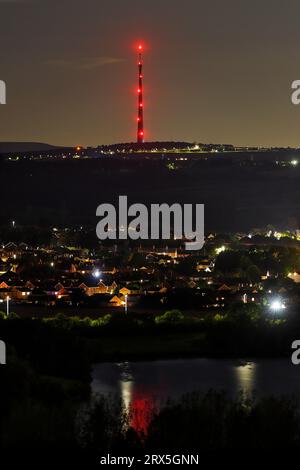 Une vue de la tour Arqiva debout seule depuis la suppression du mât temporaire qui a été érigé en 2018 Banque D'Images