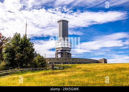 Belle randonnée à travers le Hochtaunus au Feldberg sur une belle journée de fin d'été - Hesse - Allemagne Banque D'Images