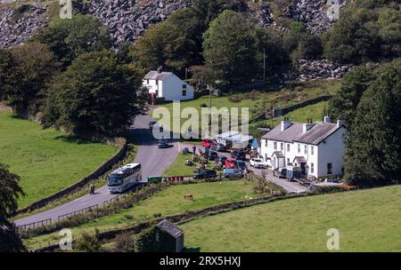 Merrivale, Dartmoor, Devon, Angleterre, Royaume-Uni. 3 septembre 2023. Un aperçu du hameau de Merridale avec son pub et sa carrière de granit désaffectée sur la B3357 Banque D'Images