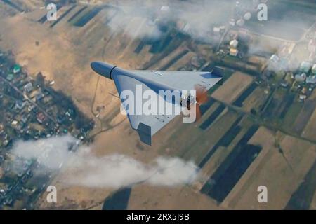 Drone kamikaze militaire Shahed volant dans les nuages au-dessus du paysage rural, drone de combat iranien dans le ciel, guerre en Ukraine, rendu 3D. Banque D'Images