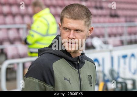 Northampton, Royaume-Uni. 23 septembre 2023. Ben Killip #23 de Barnsley arrive lors du match de Sky Bet League 1 Northampton Town vs Barnsley au Sixfields Stadium, Northampton, Royaume-Uni, le 23 septembre 2023 (photo par Alfie Cosgrove/News Images) à Northampton, Royaume-Uni le 9/23/2023. (Photo Alfie Cosgrove/News Images/Sipa USA) crédit : SIPA USA/Alamy Live News Banque D'Images