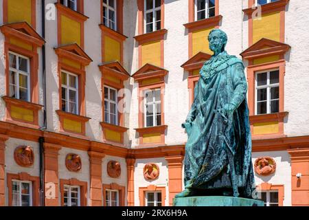 Allemagne, Bavière, Bayreuth, Statue du roi Maximilien II à l'extérieur d'Altes Schloss Banque D'Images