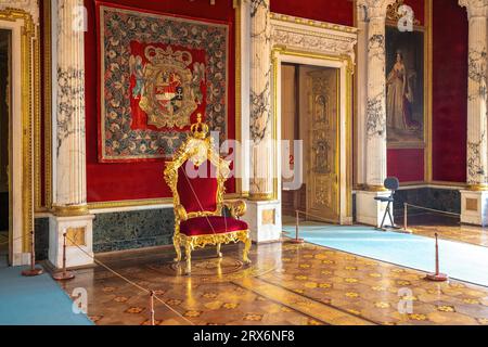 Salle du trône à l'intérieur du château de Schwerin - Schwerin, Allemagne Banque D'Images