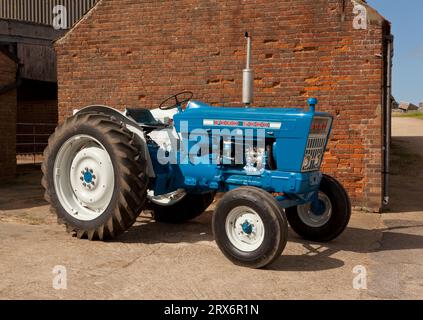 Un tracteur Ford 5000 vintage Banque D'Images