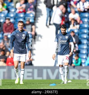 West Bromwich, Royaume-Uni. 23 septembre 2023. Jed Wallace (à gauche) et Pipa de West Bromwich Albion s'échauffent lors du match de championnat EFL Sky Bet entre West Bromwich Albion et Millwall aux Hawthorns, West Bromwich, Angleterre le 23 septembre 2023. Photo de Stuart Leggett. Usage éditorial uniquement, licence requise pour un usage commercial. Aucune utilisation dans les Paris, les jeux ou les publications d'un seul club/ligue/joueur. Crédit : UK Sports pics Ltd/Alamy Live News Banque D'Images