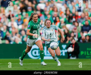 Aviva Stadium, Dublin, Irlande. 23 septembre 2023. Nations League football international féminin, République d'Irlande contre Irlande du Nord ; Kyra Carusa d'Irlande sur le ballon crédit : action plus Sports/Alamy Live News Banque D'Images