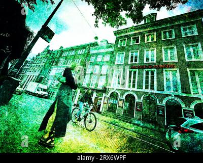 image texturée psychédélique surréaliste d'une photographie de rue d'une femme marchant et d'un homme faisant du vélo Banque D'Images