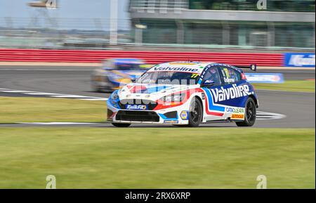 Towcester, Royaume-Uni. 23 septembre 2023. Silverstone, Royaume-Uni, le 23 septembre 2023. Sam Osborne, APEC Racing avec Beavis Morgan, Ford Focus ST lors des Kwik Fit British Touring car Championships (BTCC) à Silverstone, Towcester, Northamptonshire, Royaume-Uni le 23 septembre 2023. Crédit : LFP/Alamy Live News Banque D'Images