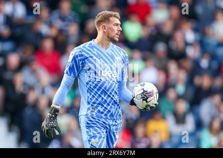 West Bromwich, Royaume-Uni. 23 septembre 2023. Le gardien de but de West Bromwich Albion, Alex Palmer, a été pris lors du match de championnat EFL Sky Bet entre West Bromwich Albion et Millwall aux Hawthorns, West Bromwich, Angleterre le 23 septembre 2023. Photo de Stuart Leggett. Usage éditorial uniquement, licence requise pour un usage commercial. Aucune utilisation dans les Paris, les jeux ou les publications d'un seul club/ligue/joueur. Crédit : UK Sports pics Ltd/Alamy Live News Banque D'Images