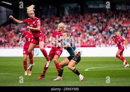 Viborg, Danemark. 22 septembre 2023. Kathrine Kuhl (12), danoise, a été vue lors du match de l'UEFA Nations League entre le Danemark et l'Allemagne à Energi Viborg Arena de Viborg. (Crédit photo : Gonzales photo/Alamy Live News Banque D'Images