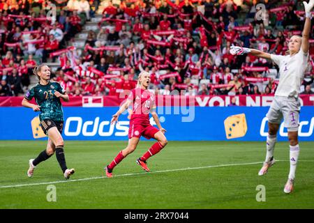 Viborg, Danemark. 22 septembre 2023. Pernille Harder (10 ans) du Danemark a été vu lors du match de l'UEFA Nations League entre le Danemark et l'Allemagne à Energi Viborg Arena à Viborg. (Crédit photo : Gonzales photo/Alamy Live News Banque D'Images